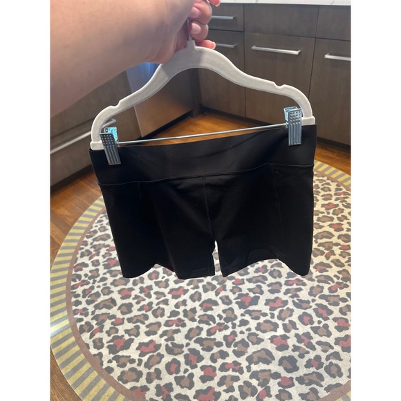Ivivva black shorts girls 14 - Picture 1 of 3